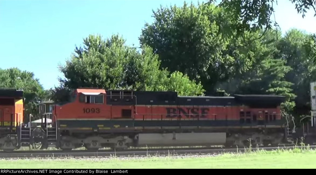 BNSF 1093